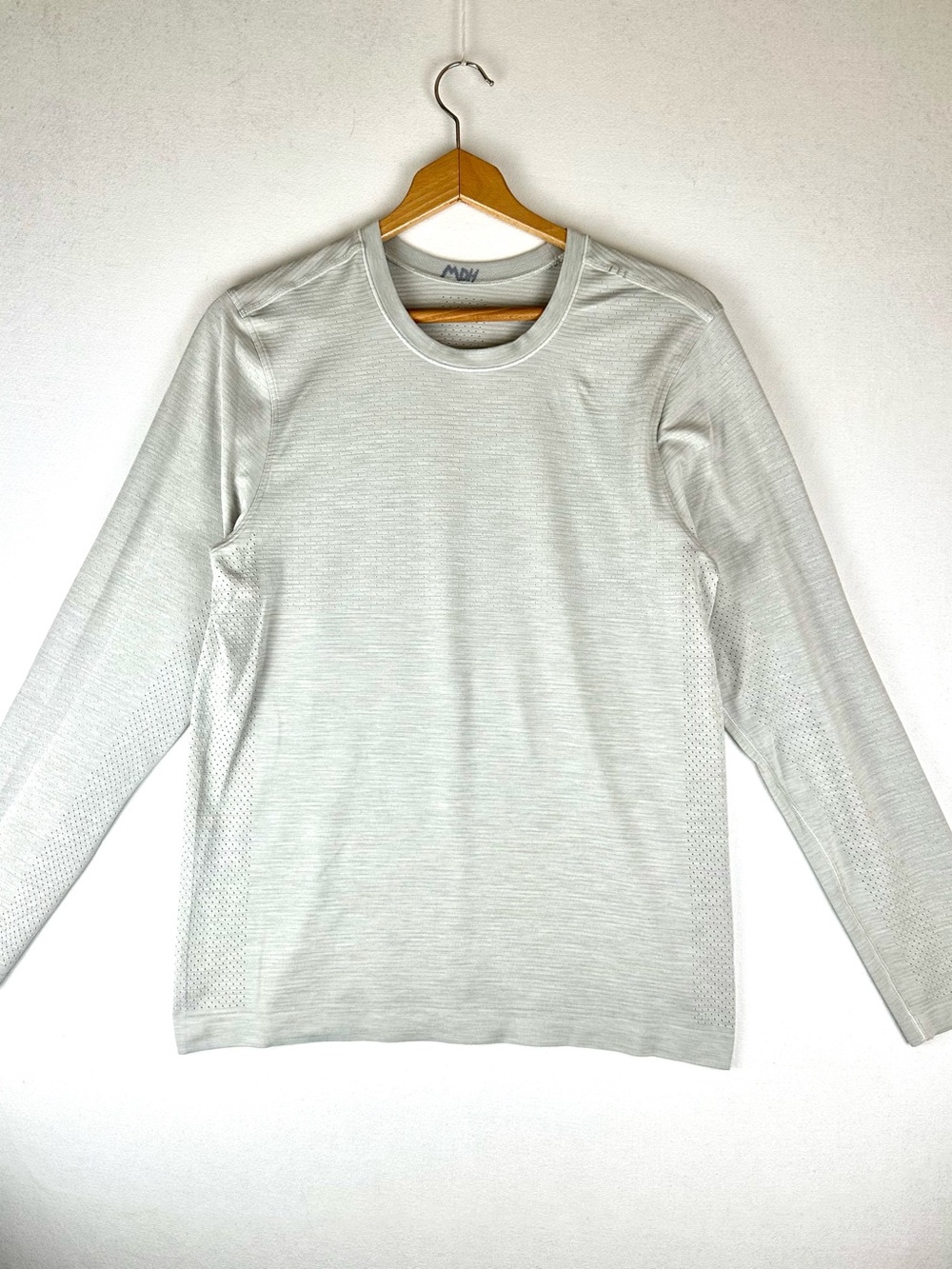 Lululemon Long Sleeve Performance Shirt Gym Workout Athleisure